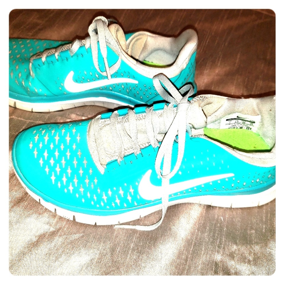 EUC Tiffany Blue Nike